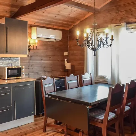 4 Bedroom In