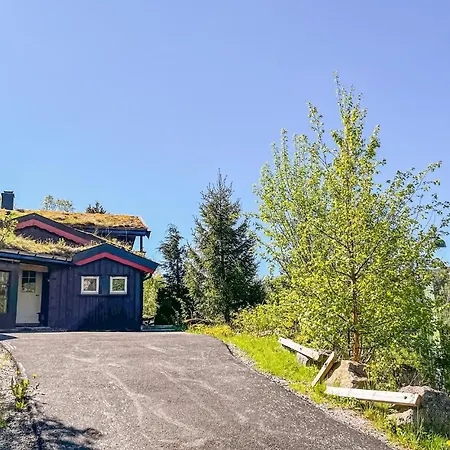 Дом отдыха 4 Bedroom In