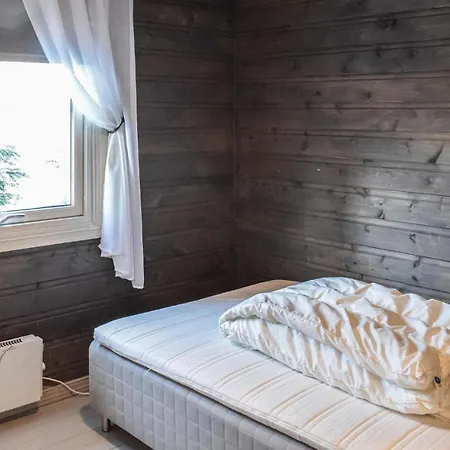 4 Bedroom In *